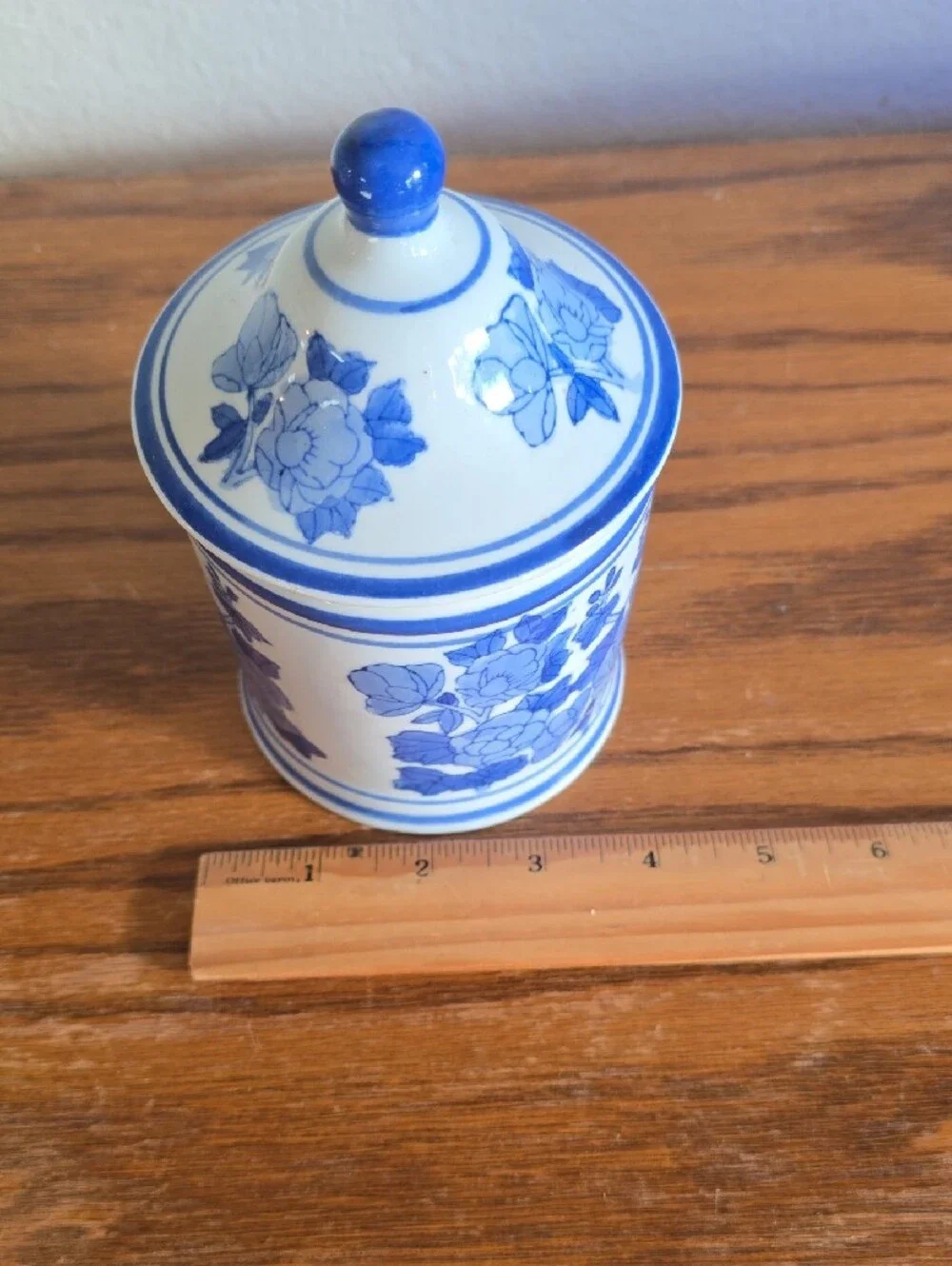 Vintage Chinese Porcelain Lidded Jar Tote 14